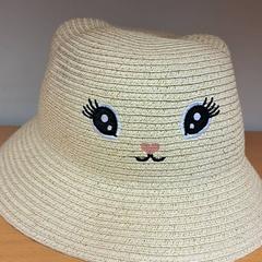 帽子 Beige がiLostで Keolis Lund によって報告されました