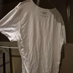 Tshirt White, zgłoszono przez The Dominican przy użyciu iLost
