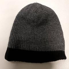 Kleding - Muts, amint azt Centraal magazijn az iLost segítségével jelentette.