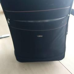 スーツケース がiLostで Blauwnet Zwolle によって報告されました