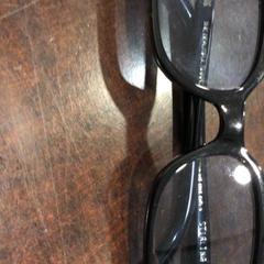 サングラス がiLostで Internationaal Theater Amsterdam によって報告されました