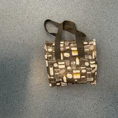 Tasje, ha sido reportado por Breng Arnhem con iLost