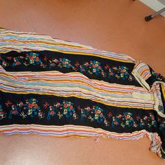Dress différentes couleurs, as reported by TCL using iLost