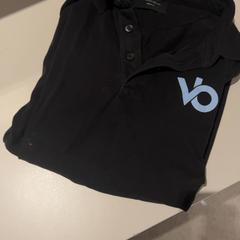 T shirt, come riportato da Van der Valk Hotel Eindhoven - Best utilizzando iLost