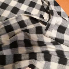 Šátek noire et blanche, jak nahlášeno TCL pomocí iLost