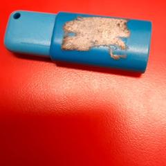 Pamięć usb sticky, zgłoszono przez UvA REC przy użyciu iLost