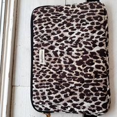 Skötbädd Panterprint, rapporterat av DierenPark Amersfoort med iLost