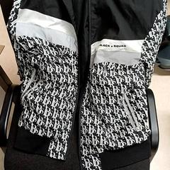 Jacket Zwart/wit, as reported by Qbuzz GD Groningen Peizerweg using iLost