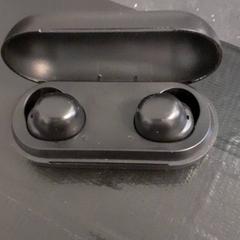 ヘッドホンケース がiLostで Qbuzz servicepunt  Emmen によって報告されました