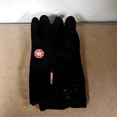 Handschuhe Zwart, gemeldet von Qbuzz GD Groningen Peizerweg über iLost