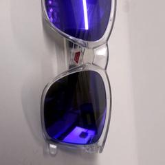 Sluneční brýle, jak nahlášeno Grand Hotel Amrath Kurhaus pomocí iLost