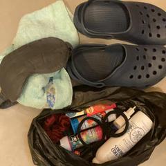 صندل Et lot de choses، كما تم الإبلاغ عنه بواسطة MEININGER Hotel Marseille Centre la Joliette عبر iLost