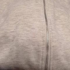 Mellény gyapjú Ecru, amint azt Qbuzz Fryslân az iLost segítségével jelentette.