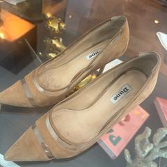 Scarpa Hakken, come riportato da Hotel Apeldoorn utilizzando iLost