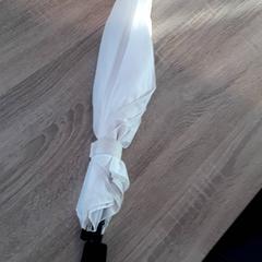 Deštník, jak nahlášeno EBS Tramplein pomocí iLost