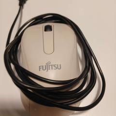 Myš wit, zwarte kabel, jak nahlášeno Cursus en vergadercentrum Domstad pomocí iLost