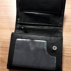 Brieftasche Henschel, gemeldet von Transdev Hoeksche Waard Goeree Overflakkee über iLost