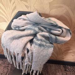 Bufanda, ha sido reportado por Van der Valk Rotterdam Blijdorp con iLost