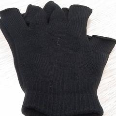 手袋 がiLostで Qbuzz Fryslân によって報告されました
