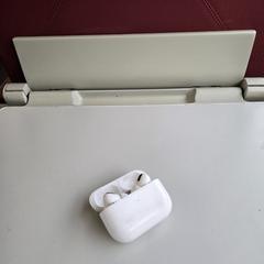 Ipods oordopjes wit، كما تم الإبلاغ عنه عبر iLost