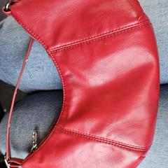 Rode handtas, iLost에 보고됨