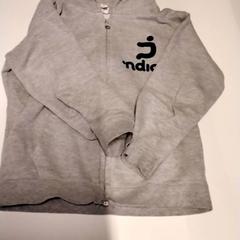 Sweatervest met kap, gemeldet von Gemeente Puurs-Sint-Amands über iLost