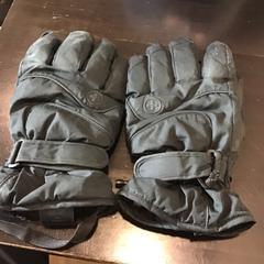 Handschuhe, gemeldet von Qbuzz U-OV über iLost