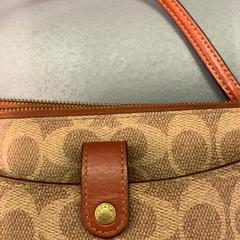 Tasche, gemeldet von Eindhoven Airport über iLost