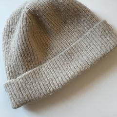 Kšiltovka sandfarben, jak nahlášeno Schönbrunn "Group Center" pomocí iLost