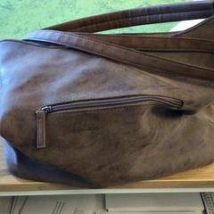 Handtas Bruin suede، كما تم الإبلاغ عنه بواسطة Gemeente Alkmaar عبر iLost