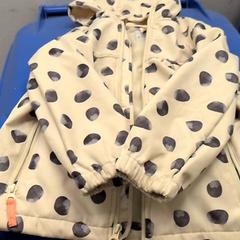 Chaqueta, ha sido reportado por IKEA Utrecht con iLost