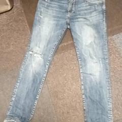 Jeans, rapporterat av Mövenpick Hotel Amsterdam City Centre med iLost