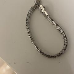 İLost kullanarak IKEA Utrecht tarafından bildirildiği gibi Bileklik Zilvere armband