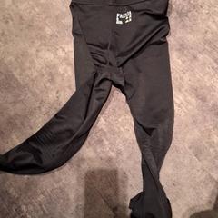 Legging Zwart, a été signalé par Van der Valk Hotel Haarlem utilisant iLost