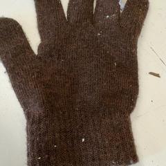 手袋 がiLostで Het Amsterdamse Winterterras によって報告されました