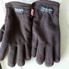 Ropa - Handschoenen, ha sido reportado por Regio West-Vlaanderen con iLost