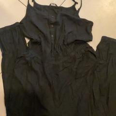 Šaty Noir, ako bolo nahlásené MEININGER Hotel Marseille Centre la Joliette pomocou iLost