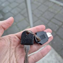 AXA fietssleutel がiLostに報告されました