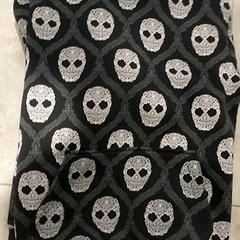 Kleding - trui, jak nahlášeno Centraal magazijn pomocí iLost