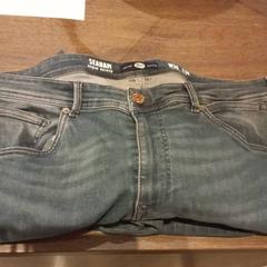 Jeans, rapporterat av Van der Valk Hotel Gorinchem med iLost