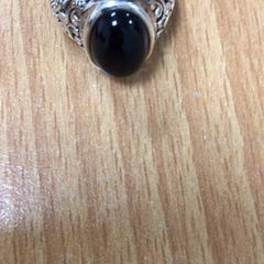 Anel, como reportado por ibis Schiphol Amsterdam Airport utilizando o iLost