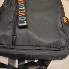 Tas Zwart, como reportado por Connexxion Zeeland utilizando o iLost