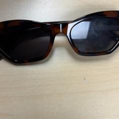 Sluneční brýle, jak nahlášeno Pathé Tilburg pomocí iLost