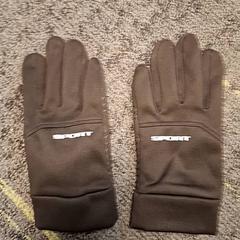 Kesztyű, amint azt Connexxion Noord Holland Noord Hoorn az iLost segítségével jelentette.