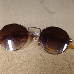 Sunglasses, as reported by Qbuzz GD Groningen Peizerweg using iLost