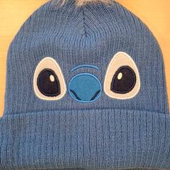 قبعة صغيرة Stitch pompon، كما تم الإبلاغ عنه بواسطة IKEA Avignon عبر iLost
