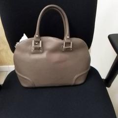 가방 Oliveira de freitas, iLost를 사용하여 ilévia에 보고됨