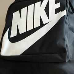 Batoh, jak nahlášeno Centraal magazijn pomocí iLost