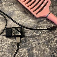 アダプタ & ヘアブラシ がiLostで Van der Valk Hotel Utrecht によって報告されました