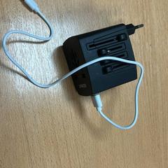 アダプタ がiLostで Sheraton Brussels Airport Hotel によって報告されました